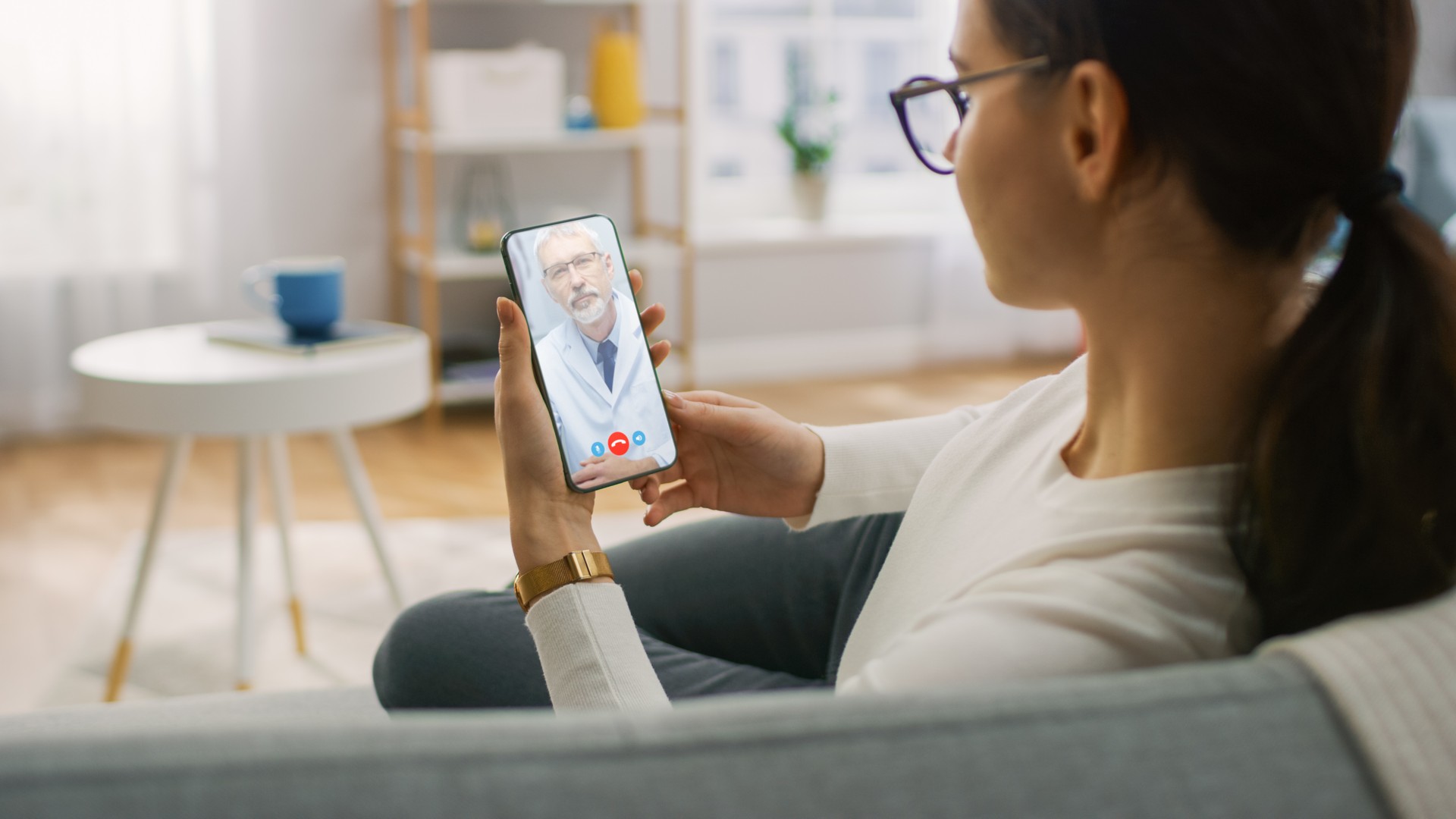 sexologue et patient lors d'une seance en visioconfèrence